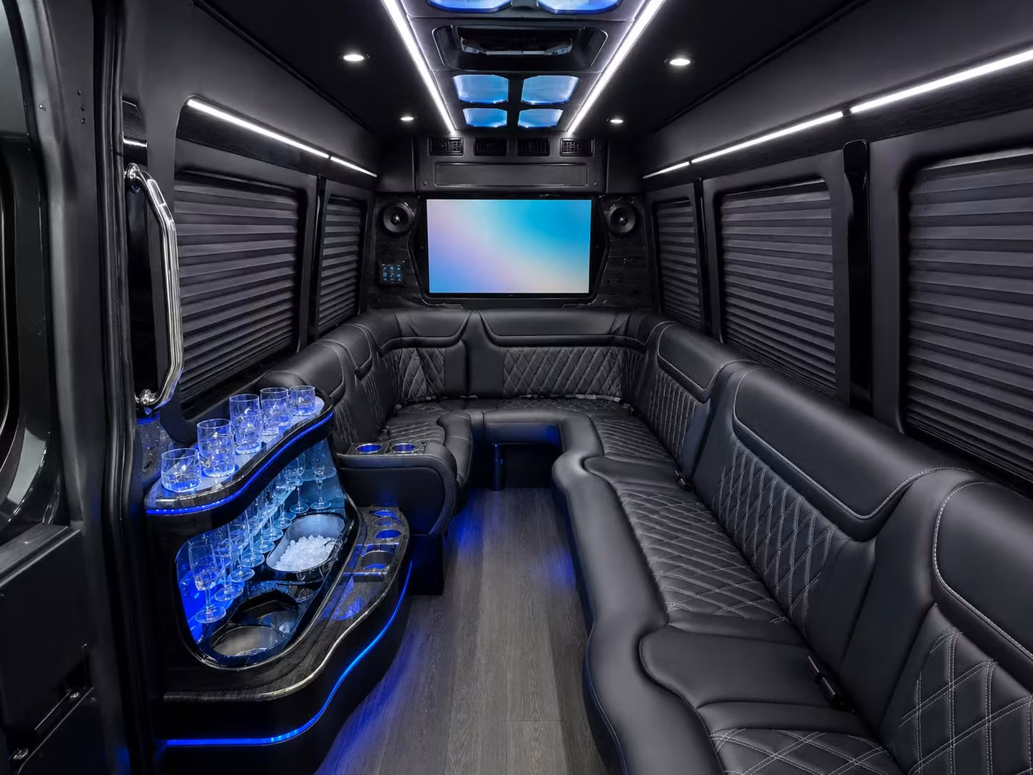 atlanta braves games at truist park group transportation from peachtree corners made simple