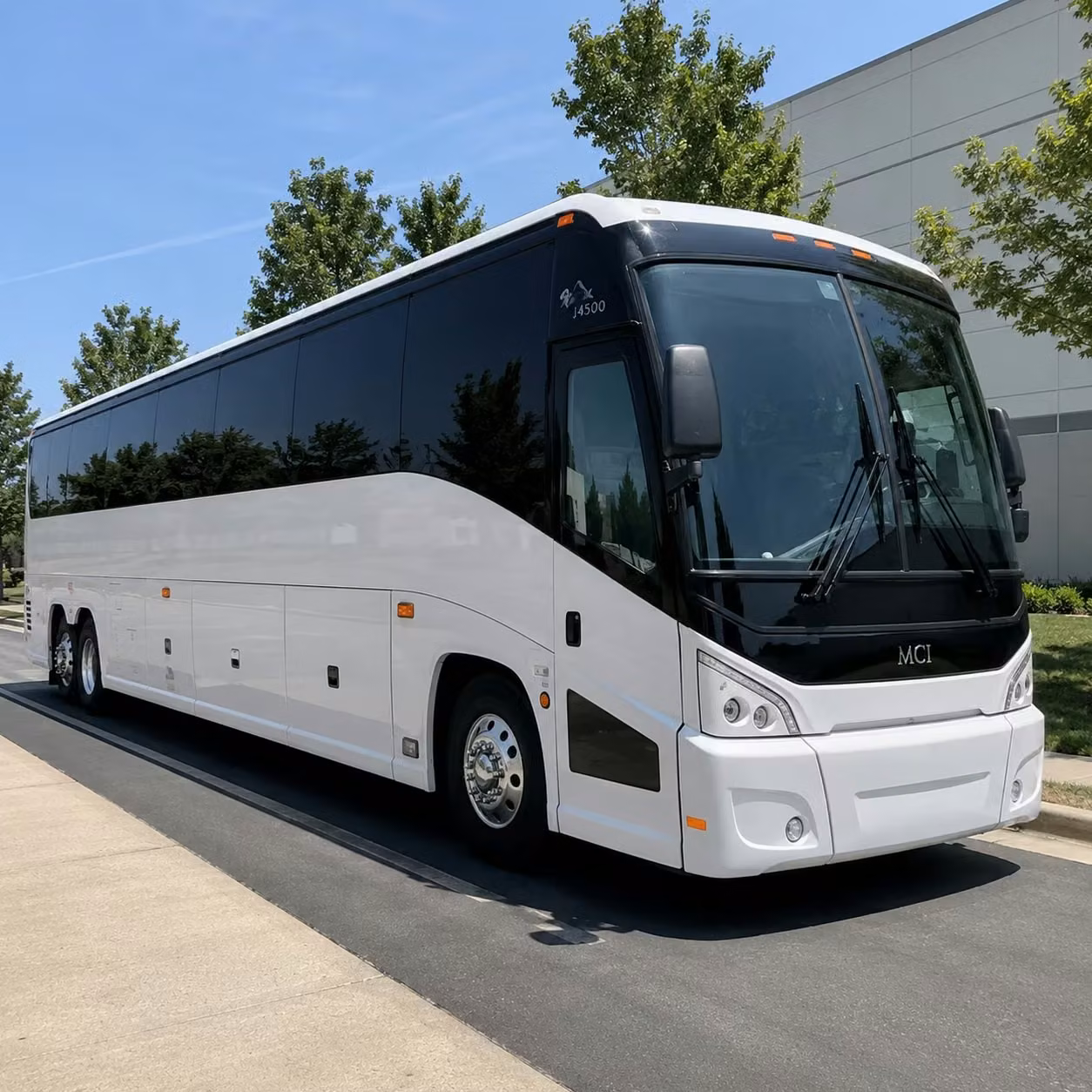 charter buses to truist park and the battery atlanta from peachtree corners